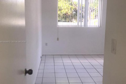 Снять в аренду кондоминиум в Майами, Флорида 2 спальни, 92.9м2, № 2019576 - фото 13