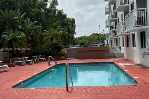 Снять в аренду кондоминиум в Майами, Флорида 2 спальни, 92.9м2, № 2019576 - фото 27