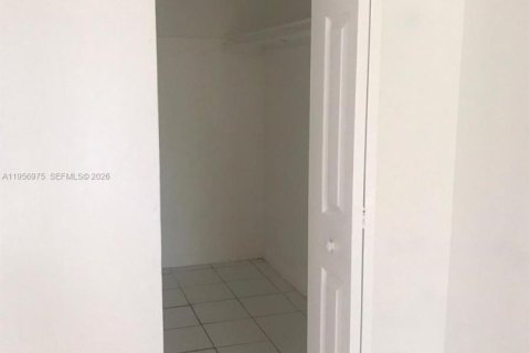 Снять в аренду кондоминиум в Майами, Флорида 2 спальни, 92.9м2, № 2019576 - фото 7