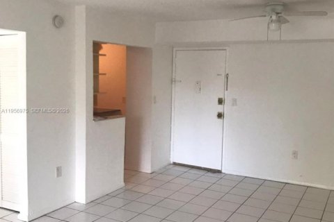 Кондоминиум с 2 спальнями в Майами, Флорида № 2019576