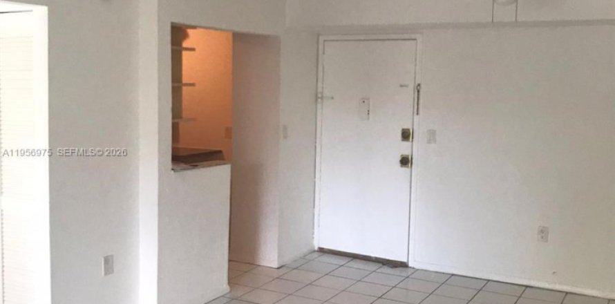 Кондоминиум с 2 спальнями в Майами, Флорида № 2019576