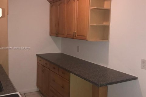 Снять в аренду кондоминиум в Майами, Флорида 2 спальни, 92.9м2, № 2019576 - фото 17