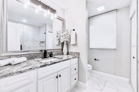 House in Tampa, Florida 3 bedrooms, 189.24 sq.m. № 2102887 - photo 8