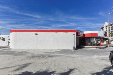 Commercial property in Daytona Beach, Florida 369.29 sq.m. № 1553806 - photo 8