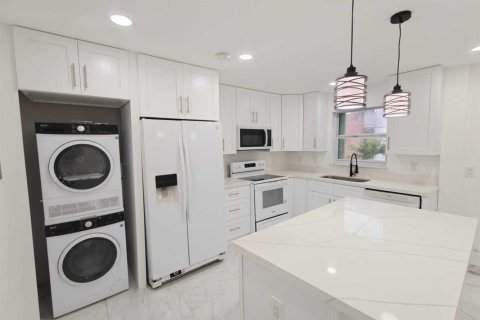 Touwnhouse à Margate, Floride 2 chambres, 107.4 m2 № 2340485
