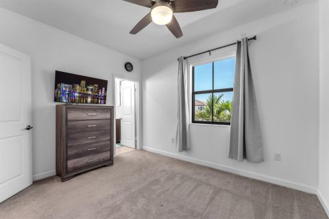 Townhouse in Homestead, Florida 3 bedrooms, 123.37 sq.m. № 2252219 - photo 19