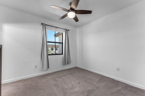 Townhouse in Homestead, Florida 3 bedrooms, 123.37 sq.m. № 2252219 - photo 18