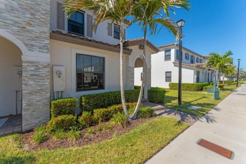 Townhouse in Homestead, Florida 3 bedrooms, 123.37 sq.m. № 2252219 - photo 24