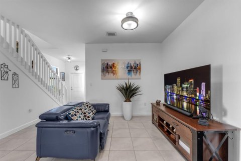 Townhouse in Homestead, Florida 3 bedrooms, 123.37 sq.m. № 2252219 - photo 7