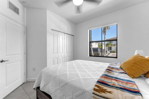Townhouse in Homestead, Florida 3 bedrooms, 123.37 sq.m. № 2252219 - photo 9