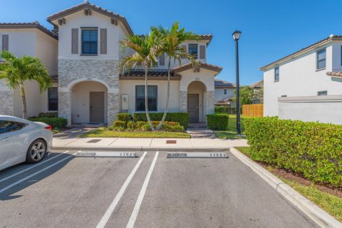 Townhouse in Homestead, Florida 3 bedrooms, 123.37 sq.m. № 2252219 - photo 22