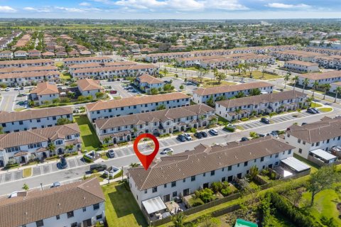 Townhouse in Homestead, Florida 3 bedrooms, 123.37 sq.m. № 2252219 - photo 27