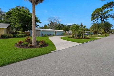 House in Sarasota, Florida 3 bedrooms, 203.18 sq.m. № 2228349 - photo 2