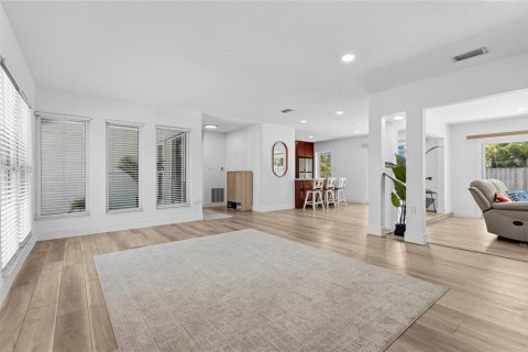 House in Sarasota, Florida 3 bedrooms, 203.18 sq.m. № 2228349 - photo 6