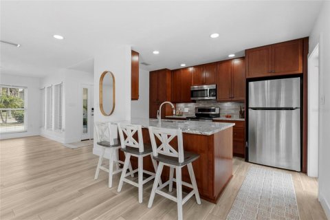 House in Sarasota, Florida 3 bedrooms, 203.18 sq.m. № 2228349 - photo 8