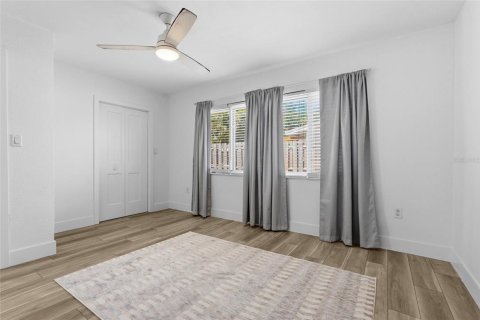 House in Sarasota, Florida 3 bedrooms, 203.18 sq.m. № 2228349 - photo 29