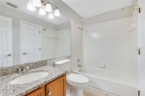 Condo in Lake Mary, Florida, 2 bedrooms  № 1856011 - photo 19