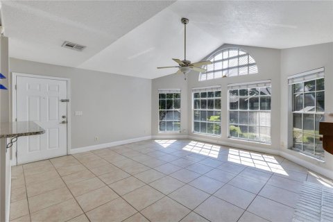 Condo in Lake Mary, Florida, 2 bedrooms  № 1856011 - photo 10