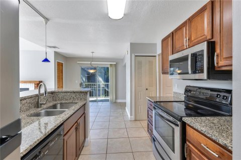 Condo in Lake Mary, Florida, 2 bedrooms  № 1856011 - photo 15