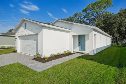 House in Haines City, Florida 3 bedrooms, 146.97 sq.m. № 2238308 - photo 6