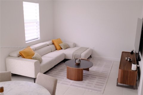 Touwnhouse à vendre à Miami, Floride: 3 chambres, 169.73 m2 № 1845523 - photo 9
