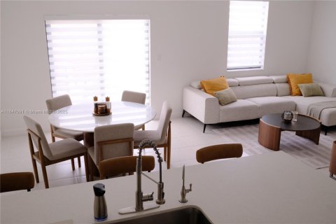 Touwnhouse à vendre à Miami, Floride: 3 chambres, 169.73 m2 № 1845523 - photo 6