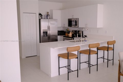Touwnhouse à vendre à Miami, Floride: 3 chambres, 169.73 m2 № 1845523 - photo 10