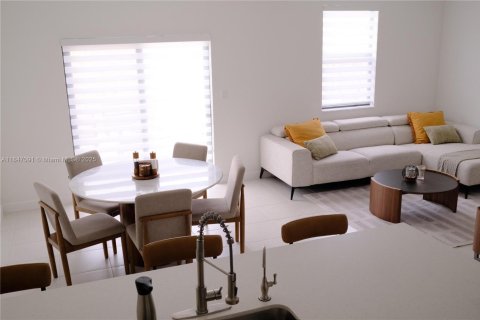 Touwnhouse à vendre à Miami, Floride: 3 chambres, 169.73 m2 № 1845523 - photo 7