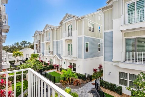 Townhouse in Sarasota, Florida 3 bedrooms, 225.1 sq.m. № 2402743 - photo 30