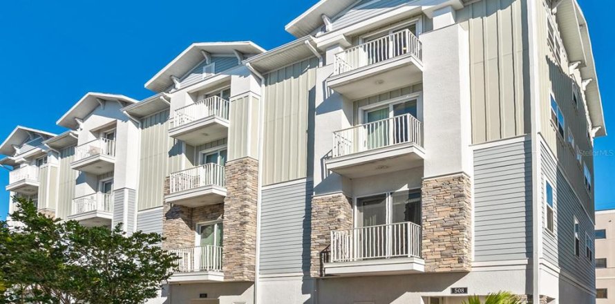 Townhouse in Sarasota, Florida 3 bedrooms, 225.1 sq.m. № 2402743