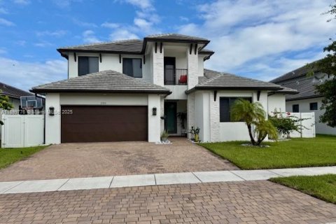 House in Miramar, Florida 4 bedrooms, 337.89 sq.m. № 1952904 - photo 1