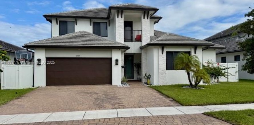 House in Miramar, Florida 4 bedrooms, 337.89 sq.m. № 1952904