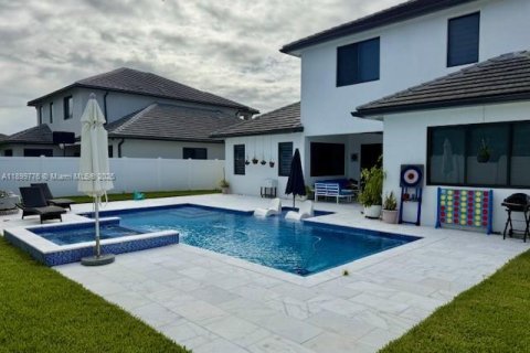 House in Miramar, Florida 4 bedrooms, 337.89 sq.m. № 1952904 - photo 2
