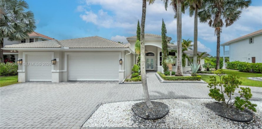 House in Weston, Florida 5 bedrooms, 364.08 sq.m. № 2063648