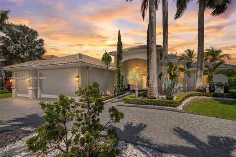 House in Weston, Florida 5 bedrooms, 364.08 sq.m. № 2063648 - photo 20