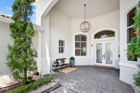 House in Weston, Florida 5 bedrooms, 364.08 sq.m. № 2063648 - photo 19