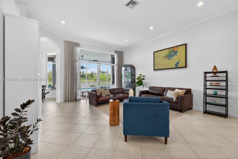 House in Weston, Florida 5 bedrooms, 364.08 sq.m. № 2063648 - photo 25