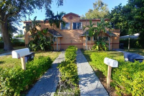 Townhouse in North Miami Beach, Florida 2 bedrooms, 90.58 sq.m. № 2268248 - photo 17