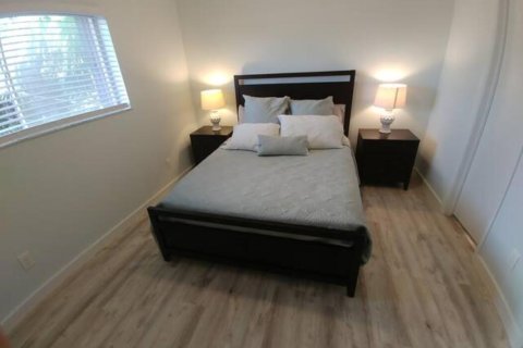 Townhouse in North Miami Beach, Florida 2 bedrooms, 90.58 sq.m. № 2268248 - photo 15
