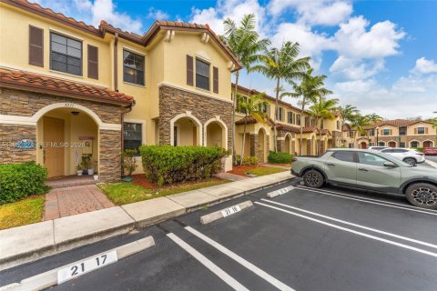 Купить таунхаус в Хомстед, Флорида 3 спальни, 130.25м2, № 2008613 - фото 15