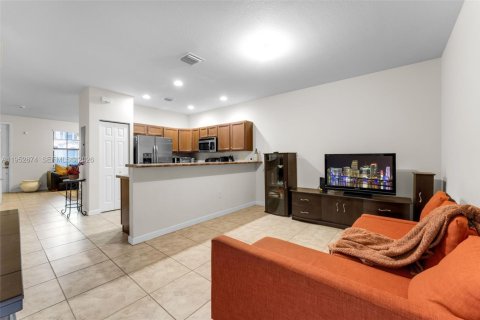 Купить таунхаус в Хомстед, Флорида 3 спальни, 130.25м2, № 2008613 - фото 5