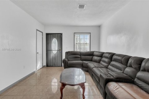 Casa en alquiler en Miami Gardens, Florida, 3 dormitorios, 169.36 m2 № 2010951 - foto 8