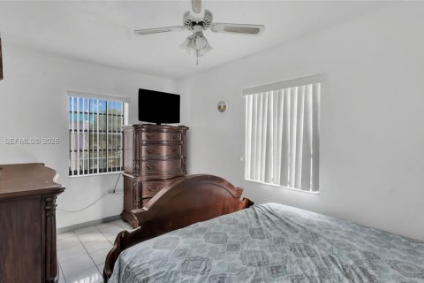 Casa en alquiler en Miami Gardens, Florida, 3 dormitorios, 169.36 m2 № 2010951 - foto 16