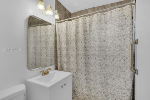 Casa en alquiler en Miami Gardens, Florida, 3 dormitorios, 169.36 m2 № 2010951 - foto 17