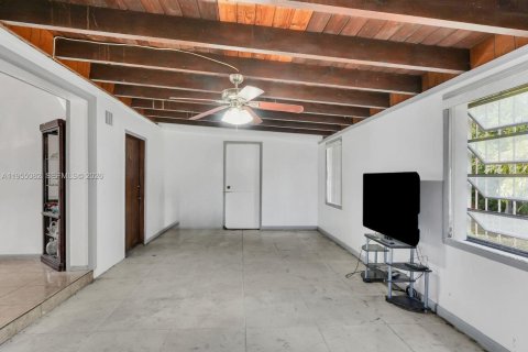 Casa en alquiler en Miami Gardens, Florida, 3 dormitorios, 169.36 m2 № 2010951 - foto 13