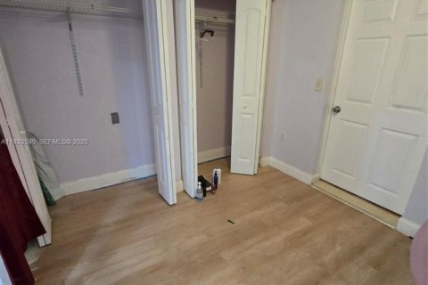 Снять в аренду коммерческую недвижимость в Мирамар, Флорида 1 спальня, 107.95м2, № 1991325 - фото 2