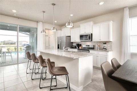 House in Davenport, Florida 5 bedrooms, 248.89 sq.m. № 1550531 - photo 9