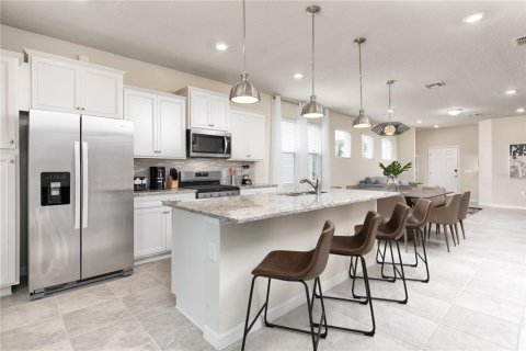 House in Davenport, Florida 5 bedrooms, 248.89 sq.m. № 1550531 - photo 8