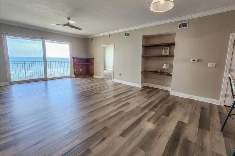 Condo in Palm Coast, Florida, 2 bedrooms  № 1902657 - photo 24