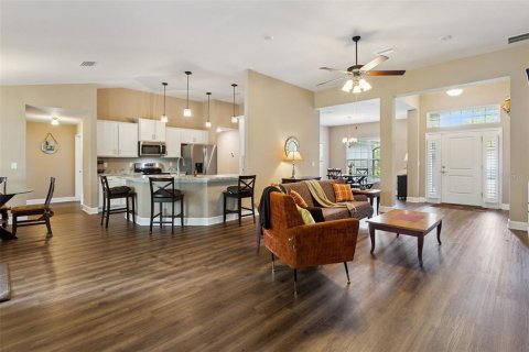 Villa ou maison à vendre à Weeki Wachee, Floride: 4 chambres, 216.09 m2 № 2273200 - photo 6
